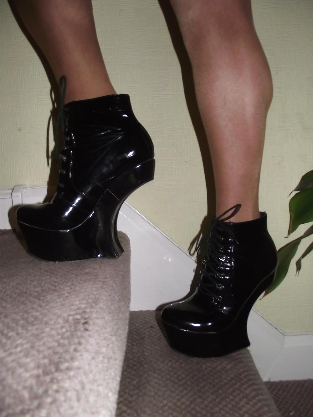 4P Heelless ankle boots