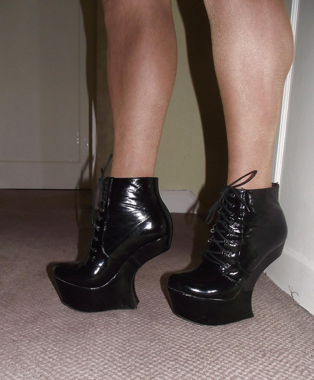 4P Heelless ankle boots