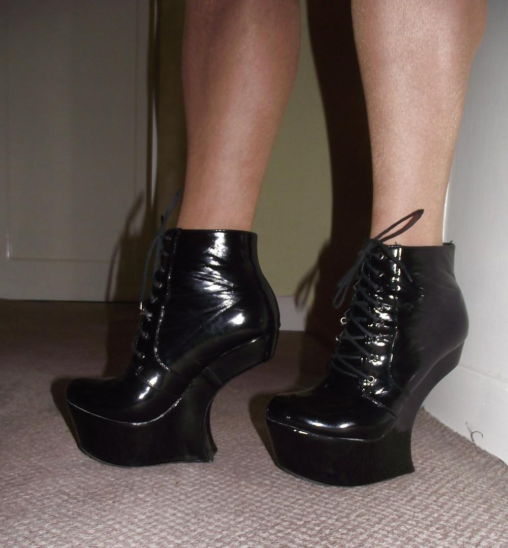 4P Heelless ankle boots