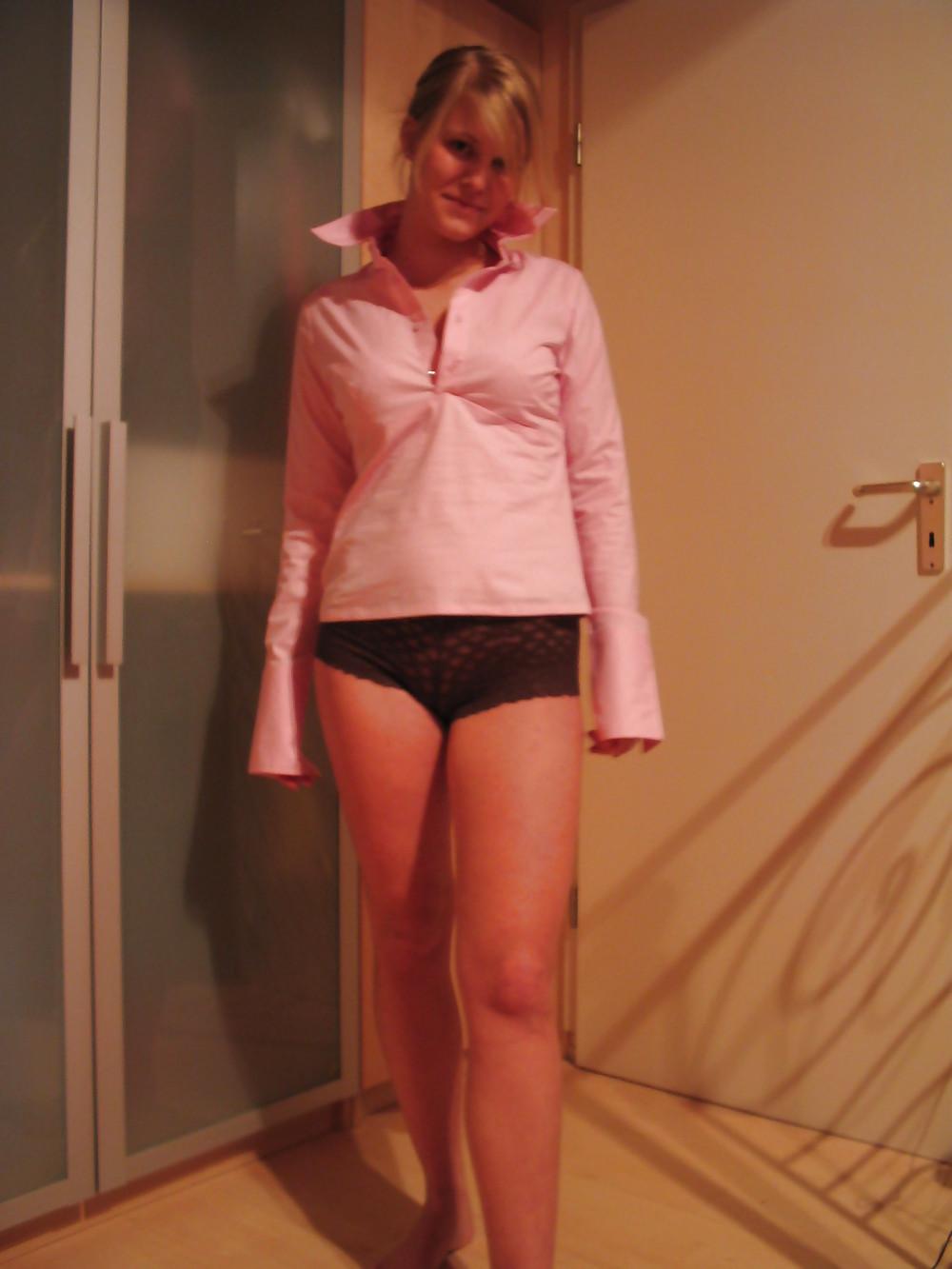 10P German Girl