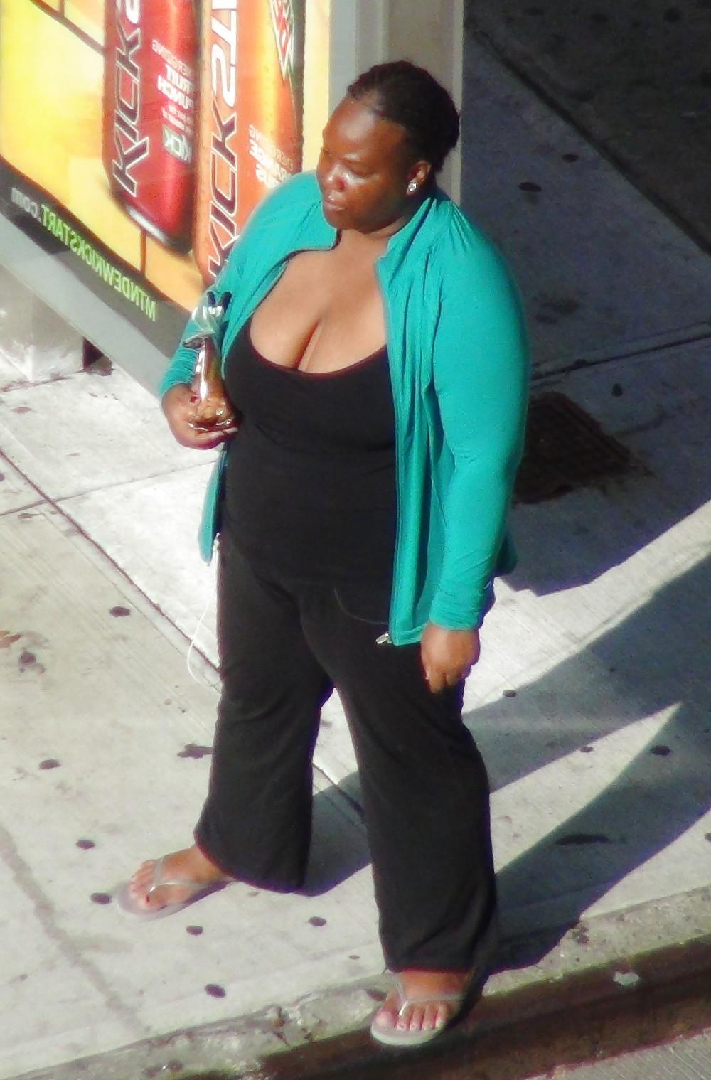 16P New York Big Tit Street Girls and Sluts