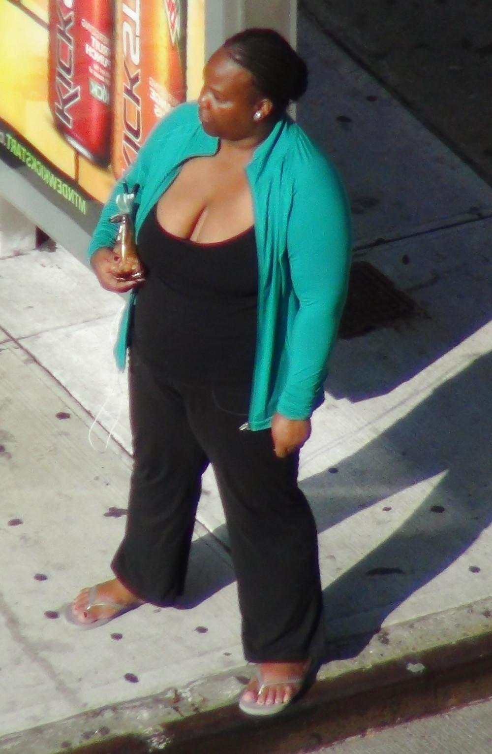 16P New York Big Tit Street Girls and Sluts
