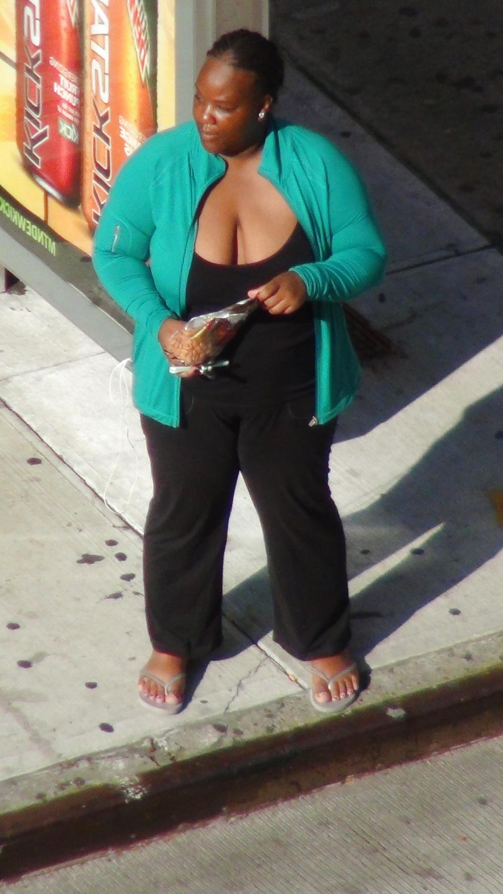 16P New York Big Tit Street Girls and Sluts