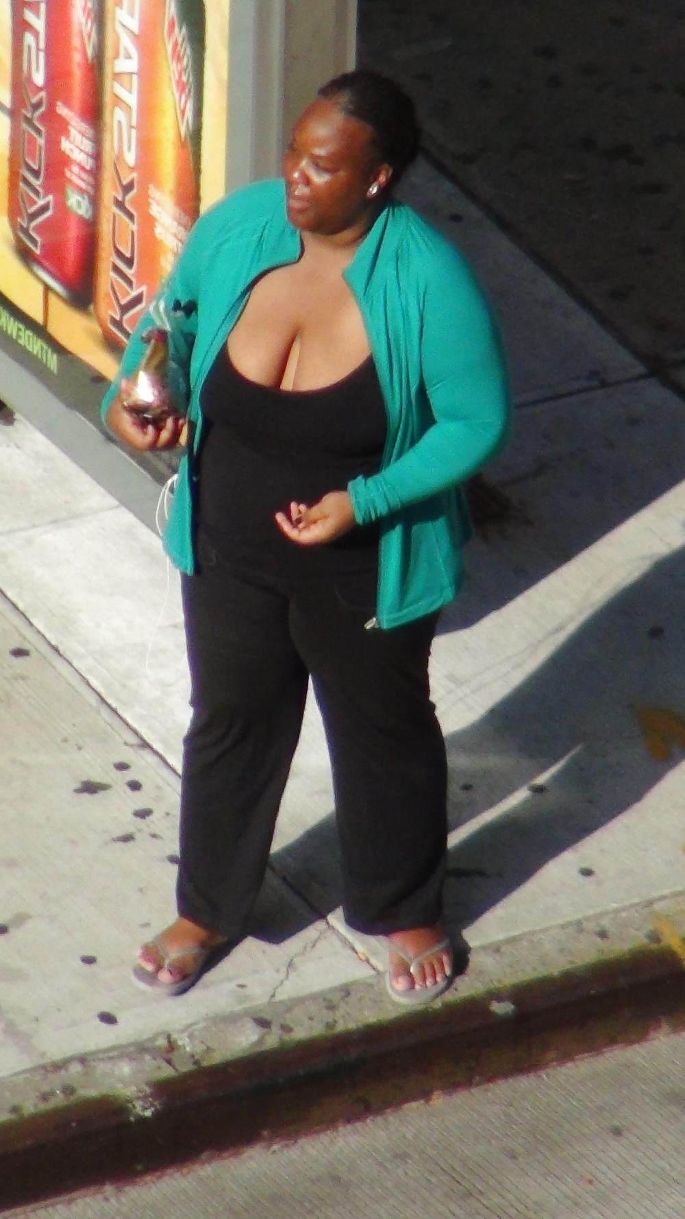 16P New York Big Tit Street Girls and Sluts