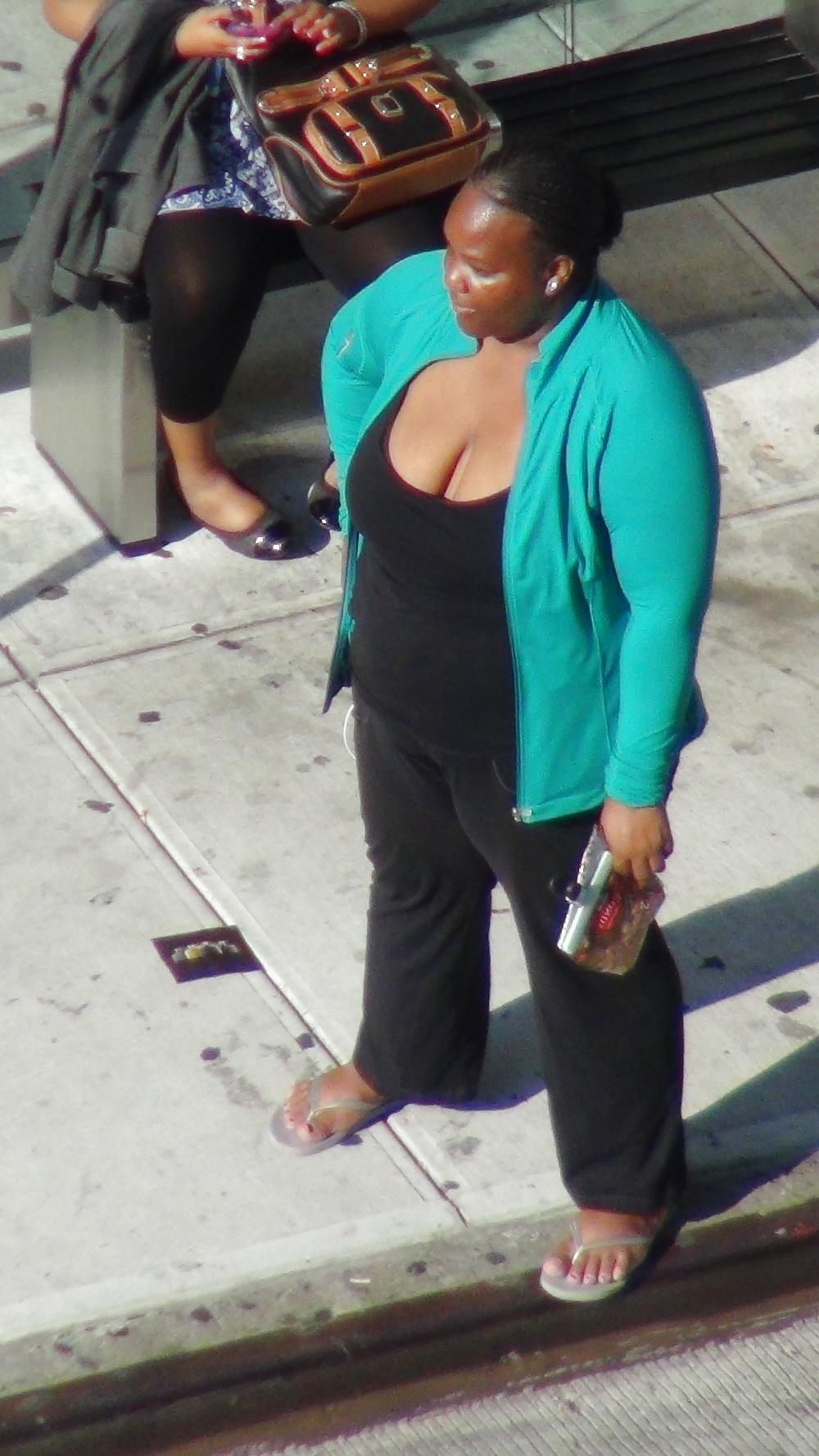 16P New York Big Tit Street Girls and Sluts