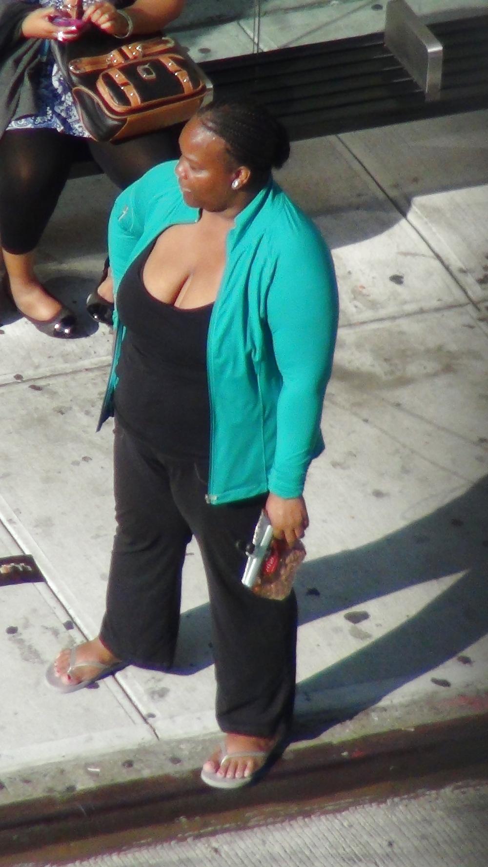 16P New York Big Tit Street Girls and Sluts