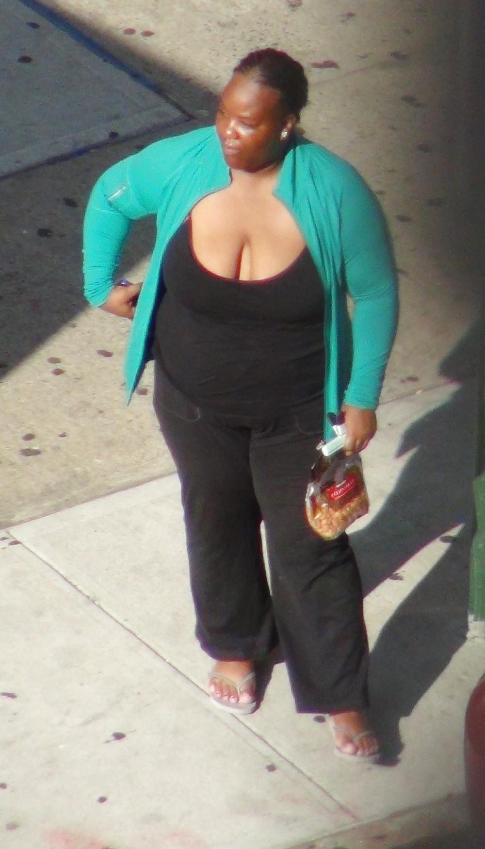 16P New York Big Tit Street Girls and Sluts