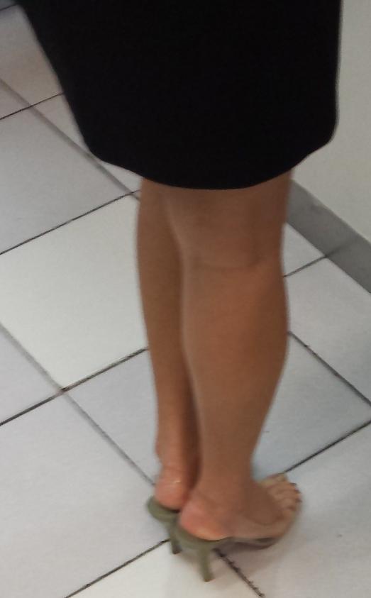 5P Pinay Executive In Transparent Heels Nice Legs & Feet