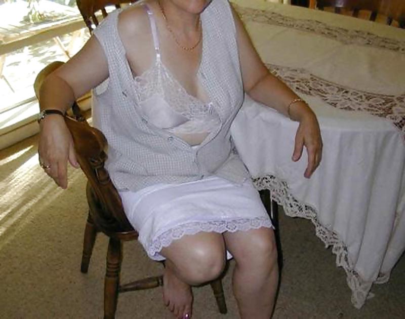 25P Real homemade milf & adult outdoor pictures