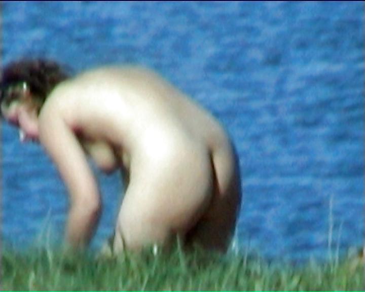 25P Beach tits spy