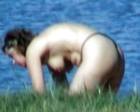 25P Beach tits spy