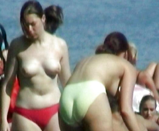 25P Beach tits spy