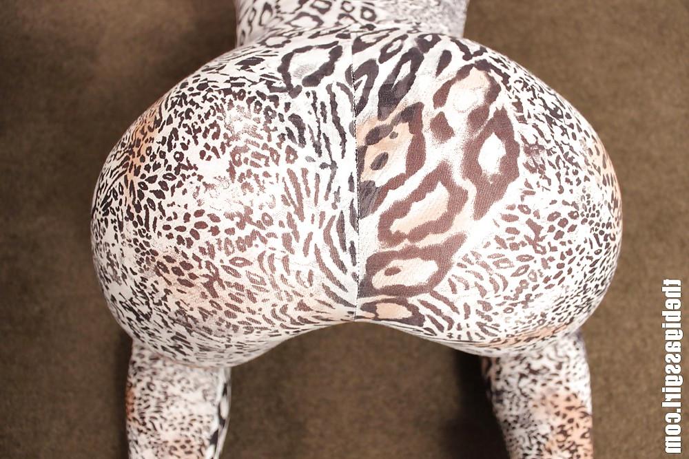 4P Curvy goddess big booty bubble butt culo grande