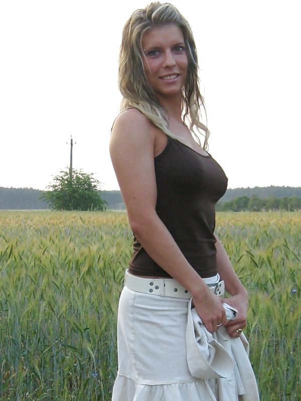 25P Blonde with Pierced Pussy