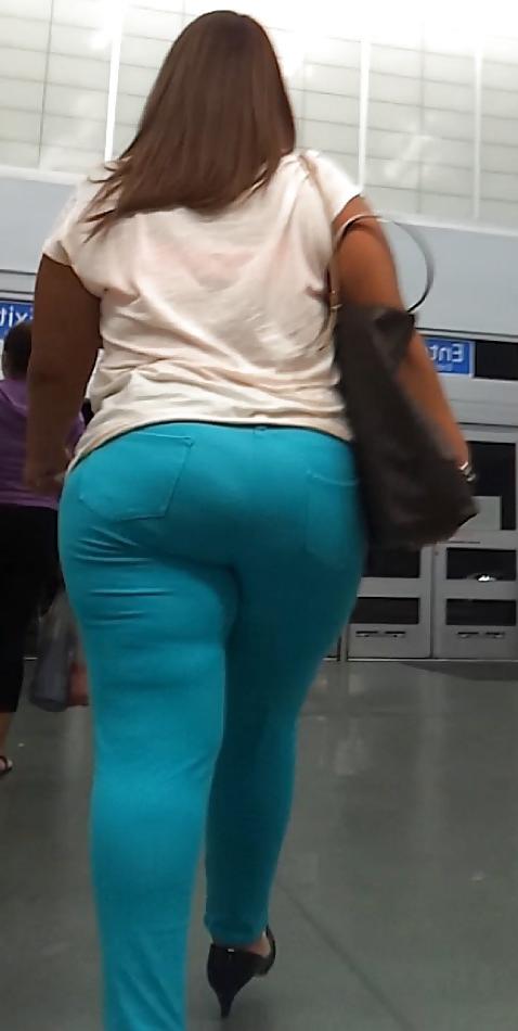 12P AMAZON booty Milf LATINA voyeur BIG Fat round ASS! VOYEUR