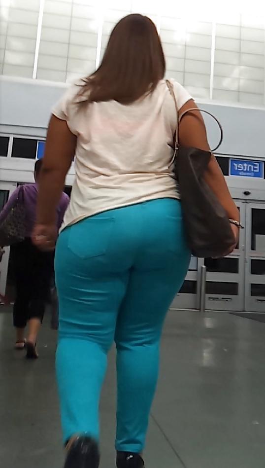 12P AMAZON booty Milf LATINA voyeur BIG Fat round ASS! VOYEUR