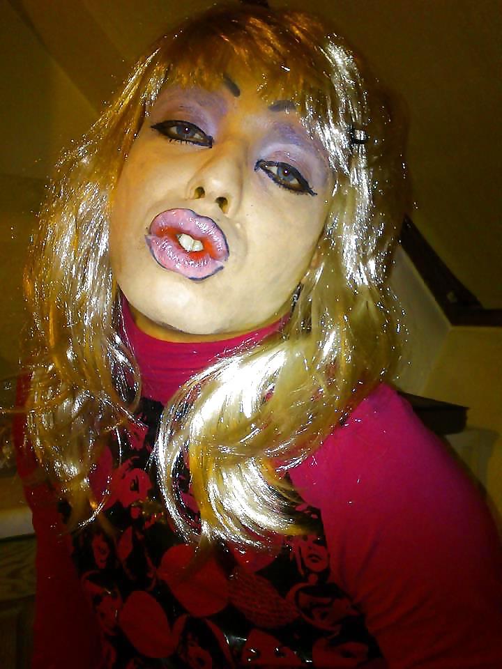 17P Sissy Karolina Back For Master