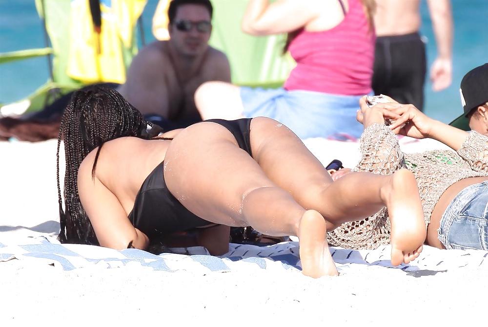 25P Celebrities feet