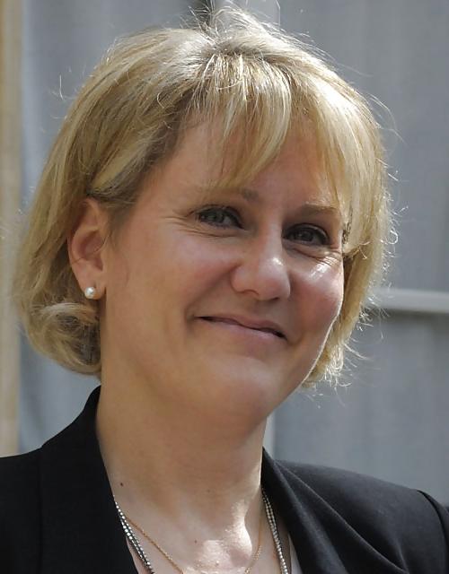 25P Love jerking off to conservative French women