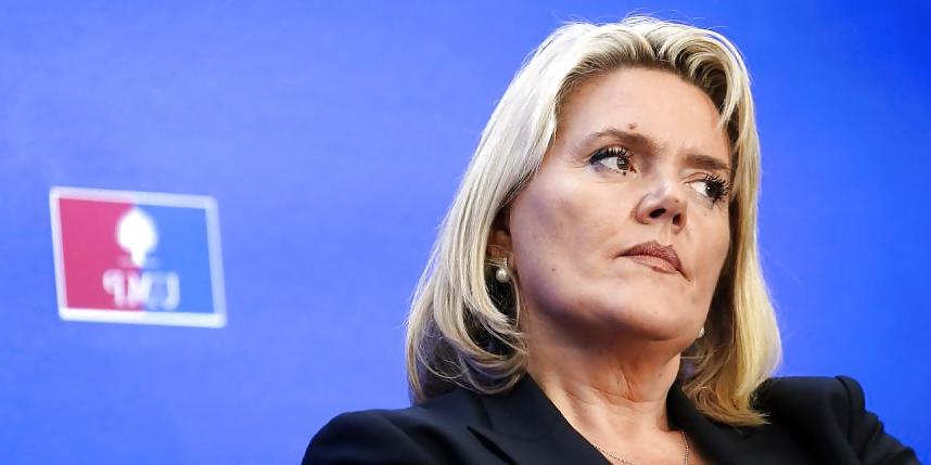25P Love jerking off to conservative French women