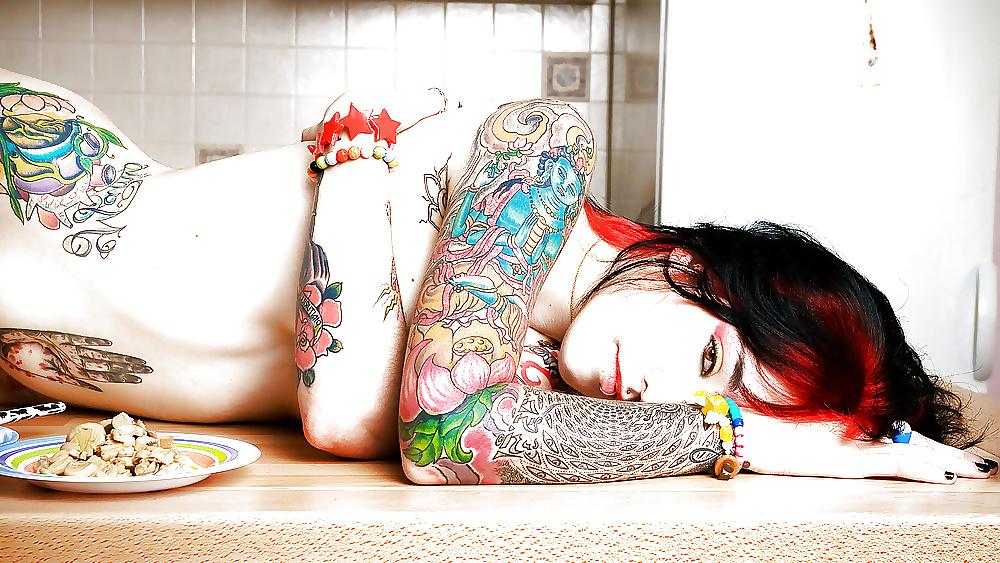 25P Erotic tatoo's 11 - kcxxx