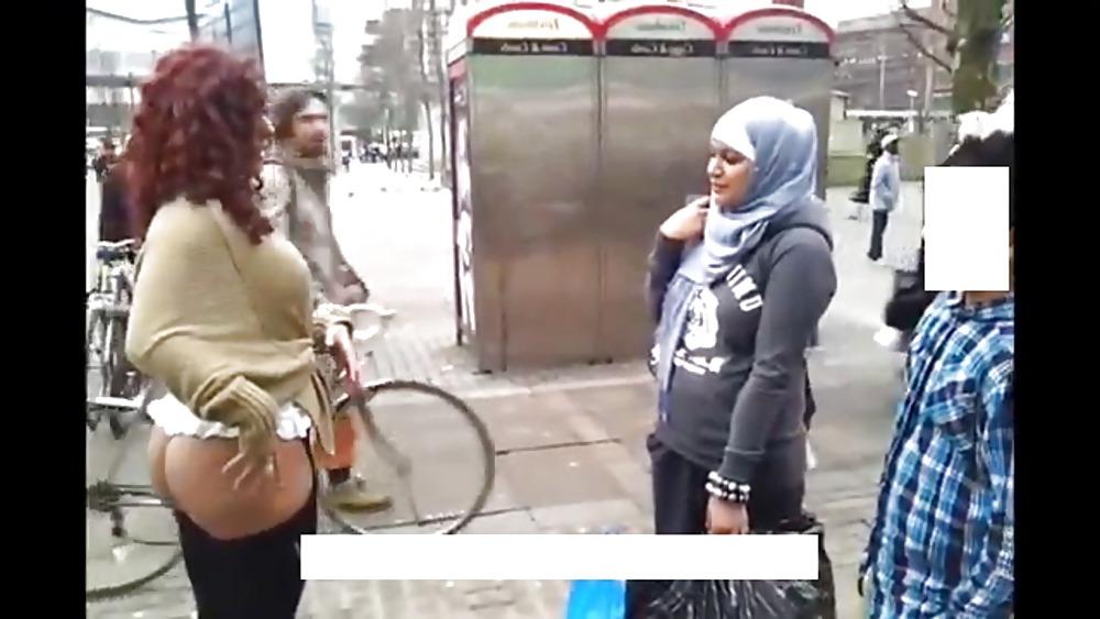 25P Arab mom likes big Latina booty
