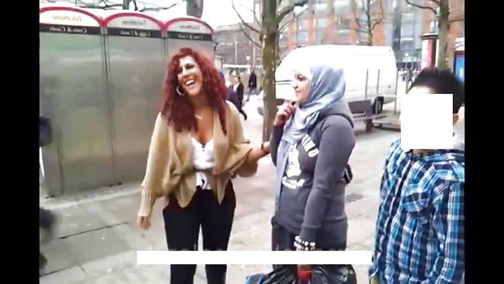 25P Arab mom likes big Latina booty