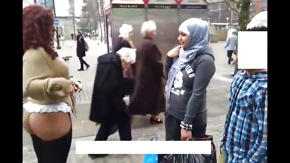 25P Arab mom likes big Latina booty