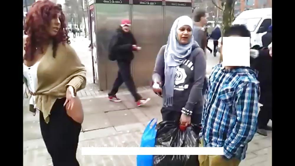 25P Arab mom likes big Latina booty