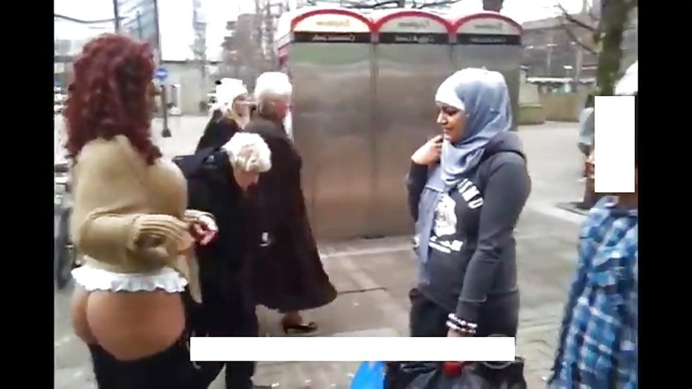 25P Arab mom likes big Latina booty