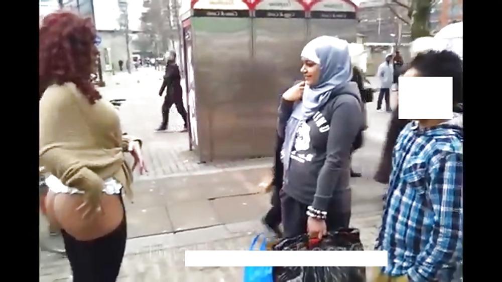 25P Arab mom likes big Latina booty