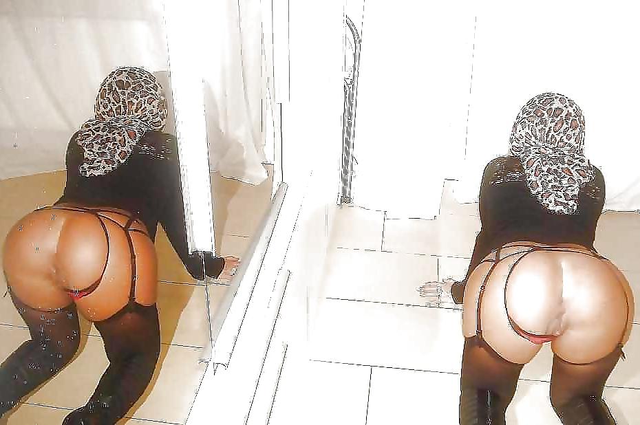 18P Thick big booty Muslim women