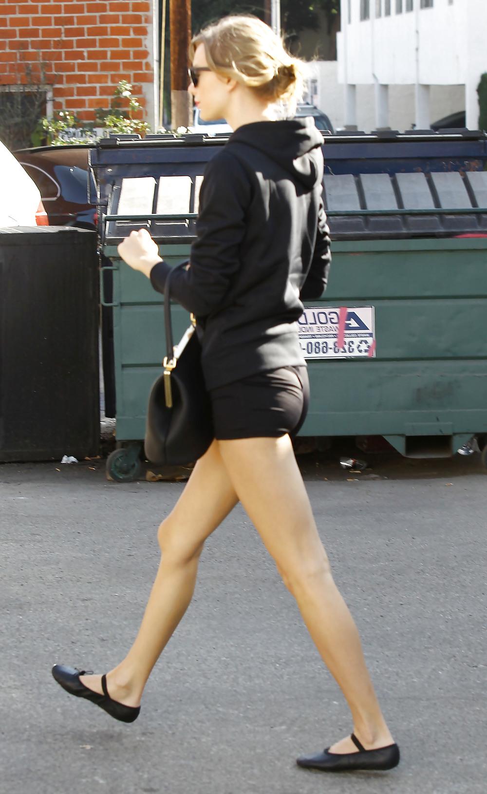 10P Taylor Swift - Sweet Booty in Tiny Shorts