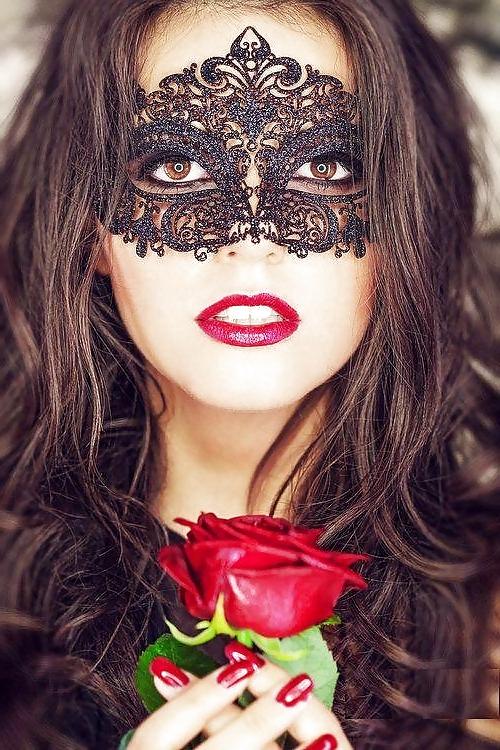 25P GALLERY No. 262 - WOMEN IN MASKS ARE EROTIC