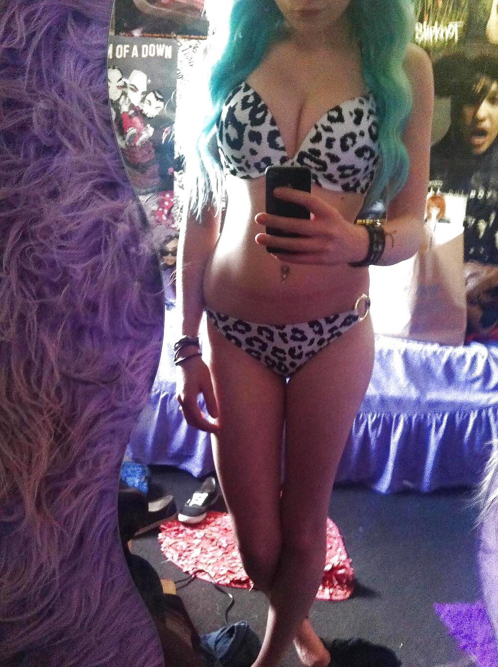 9P #9 Emo Girls