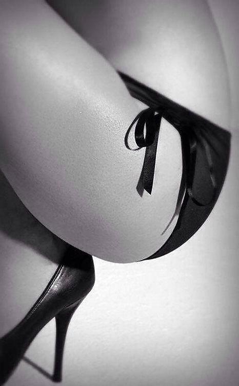 11P Stockings and heels 