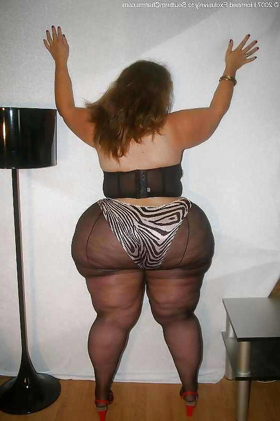 25P Thick white creamy big booty 11