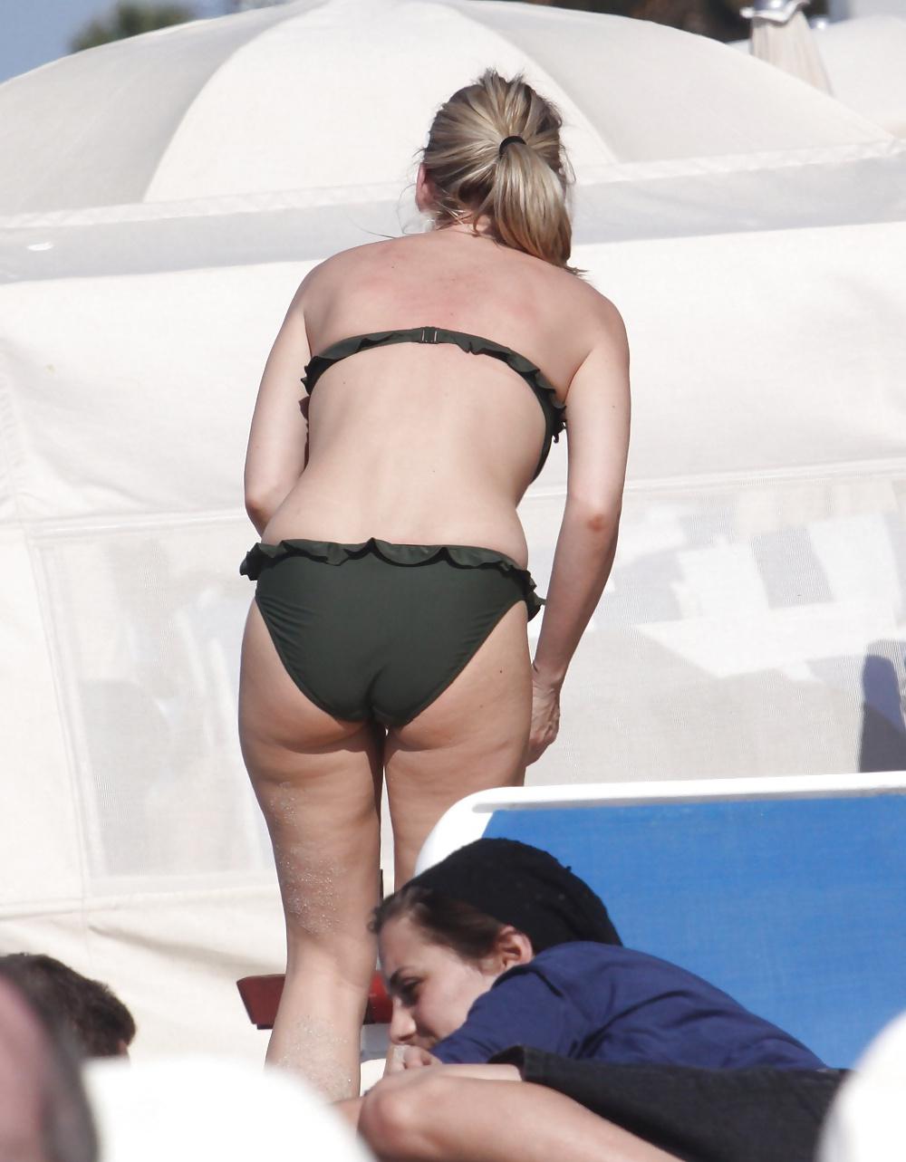 25P Zoe Ball