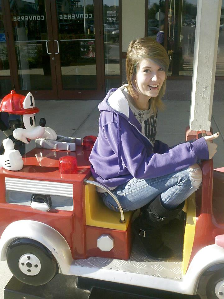 17P Emo Facebook Teen Erin