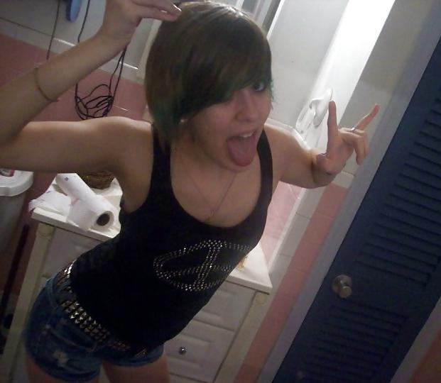 17P Emo Facebook Teen Erin