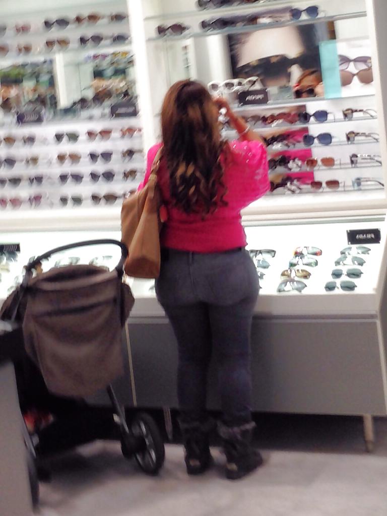 5P Candid big ass latina
