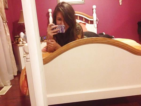25P Selfies with some booty :)