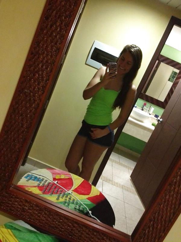 25P Selfies with some booty :)