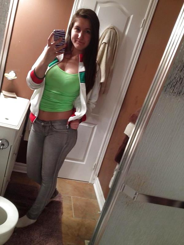 25P Selfies with some booty :)