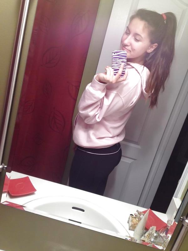 25P Selfies with some booty :)