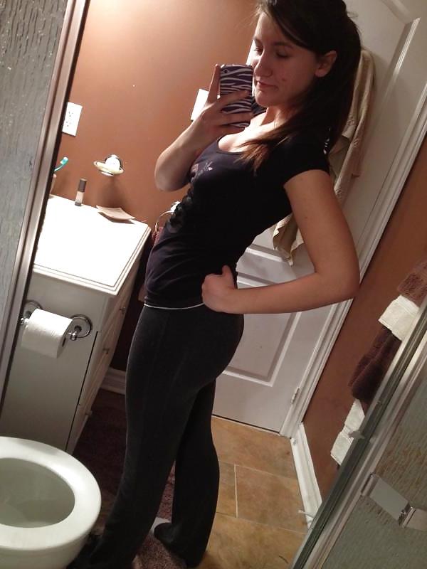 25P Selfies with some booty :)