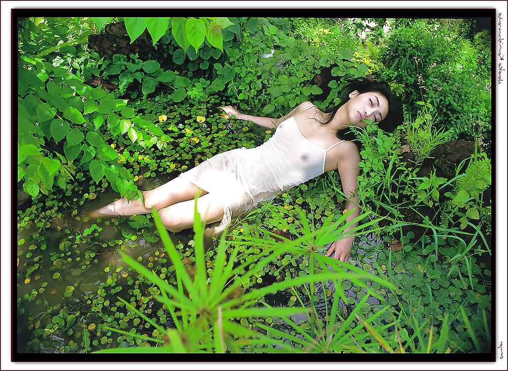 25P Erotic Art Selections - Enya