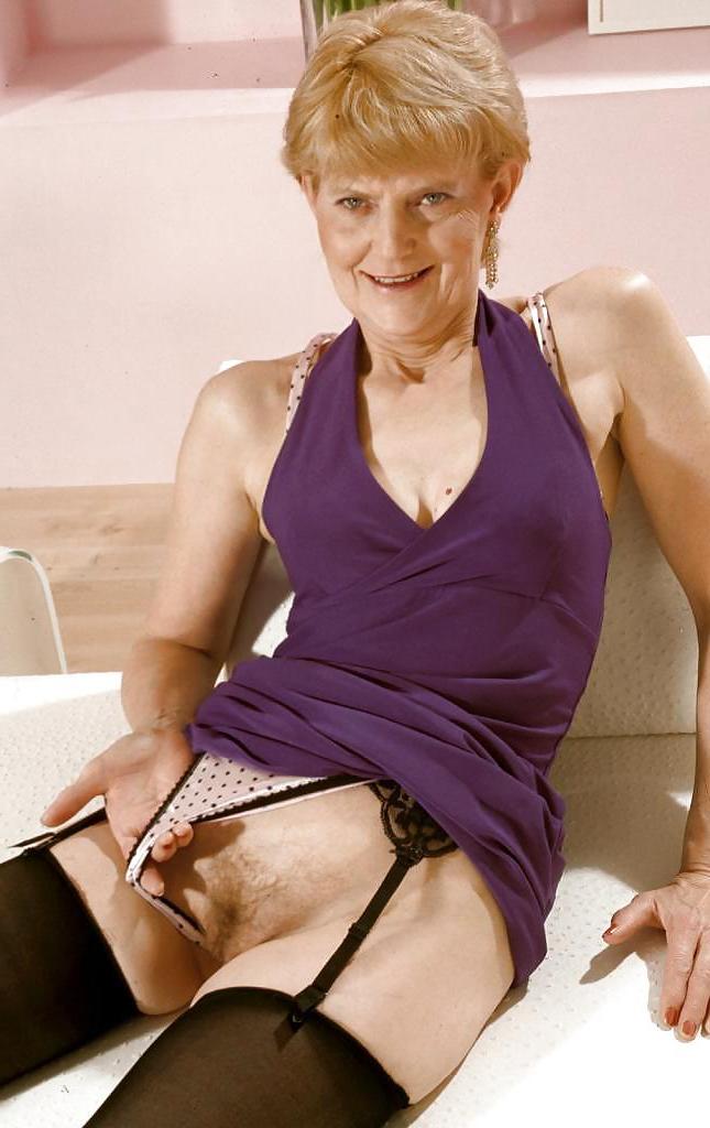 11P Granny stockings 4587