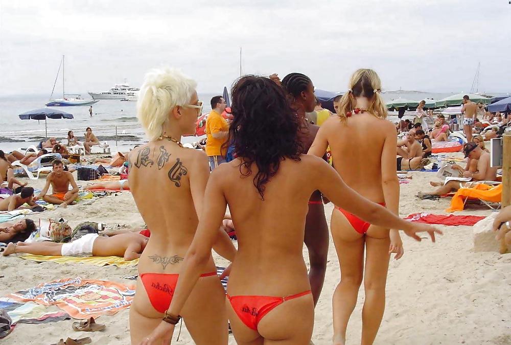25P Sexy babes at the beach
