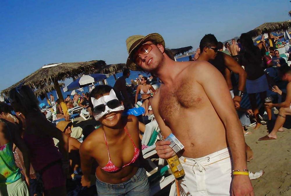 25P Sexy babes at the beach